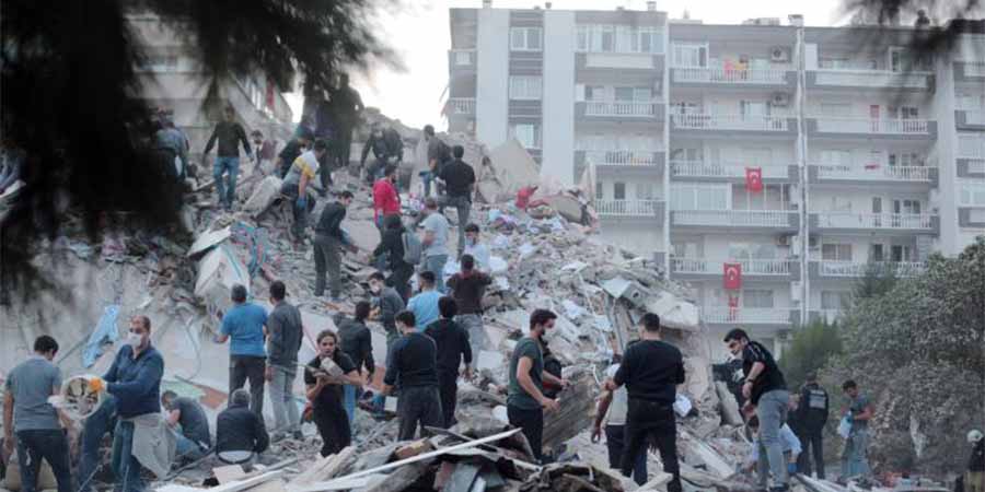 Ερντογάν: 'Στους 12 οι νεκροί από τον σεισμό στη Σμύρνη'